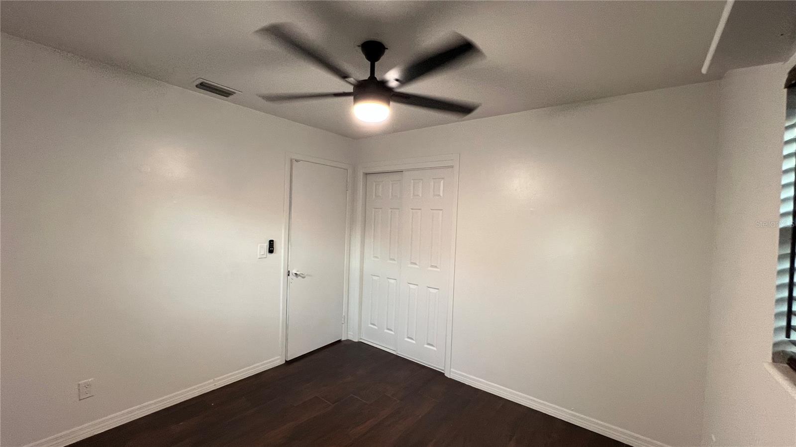 Image 12 of 42 For 4006 Land Avenue W