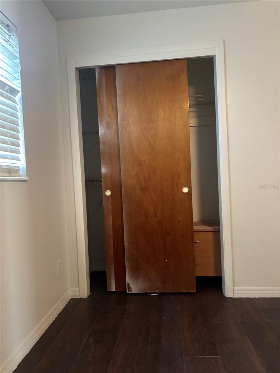 Image 16 of 42 For 4006 Land Avenue W