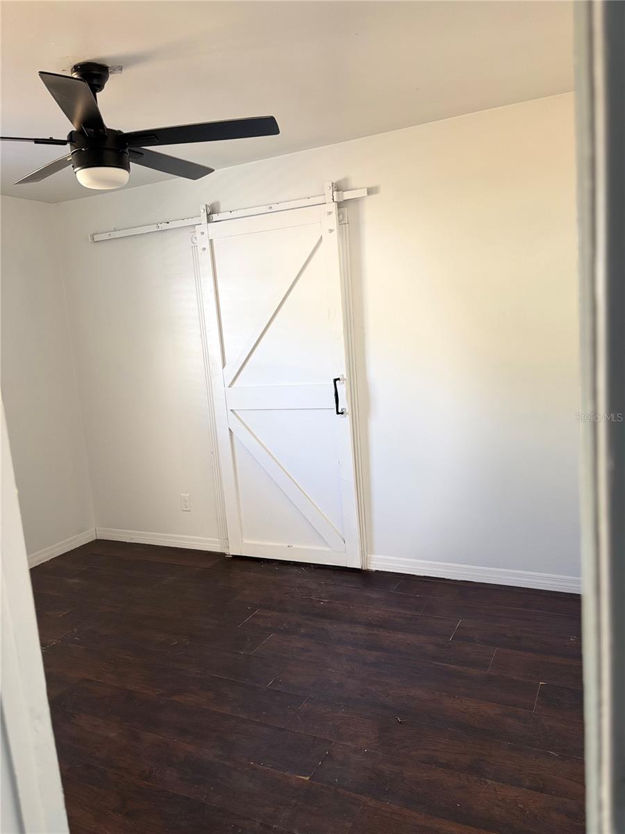 Image 18 of 42 For 4006 Land Avenue W