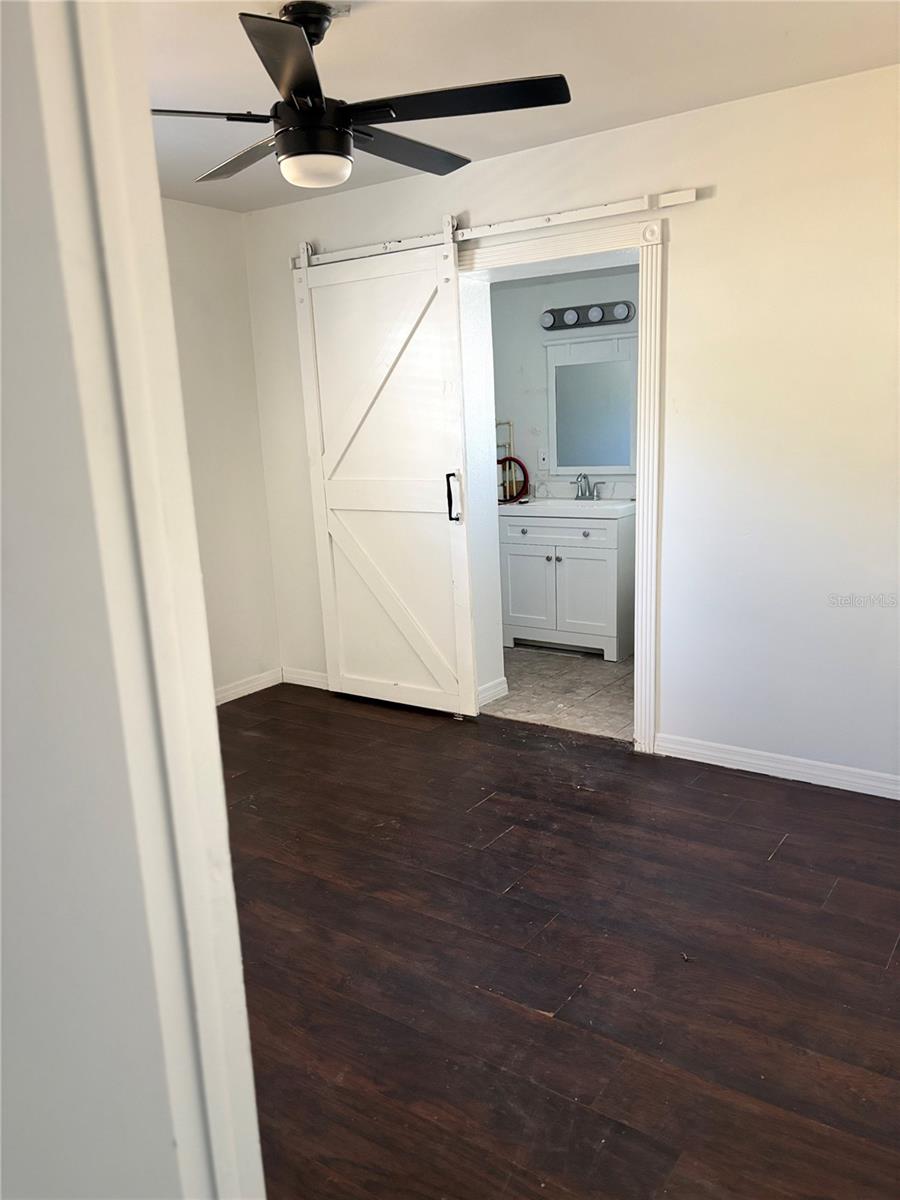 Image 20 of 42 For 4006 Land Avenue W