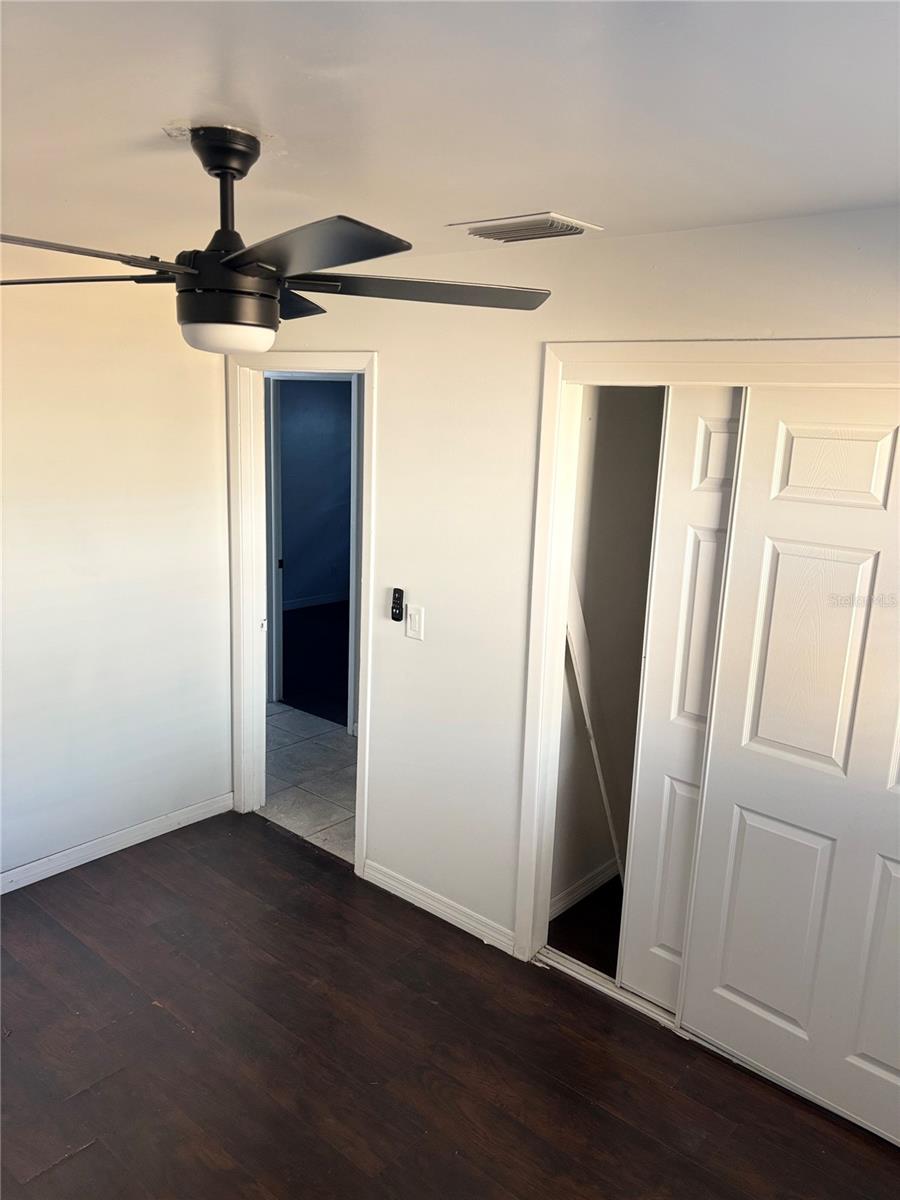 Image 21 of 42 For 4006 Land Avenue W