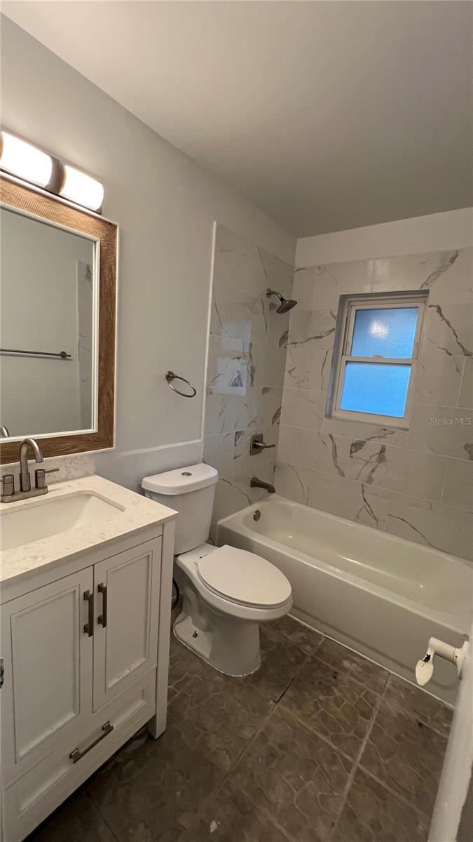 Image 22 of 42 For 4006 Land Avenue W