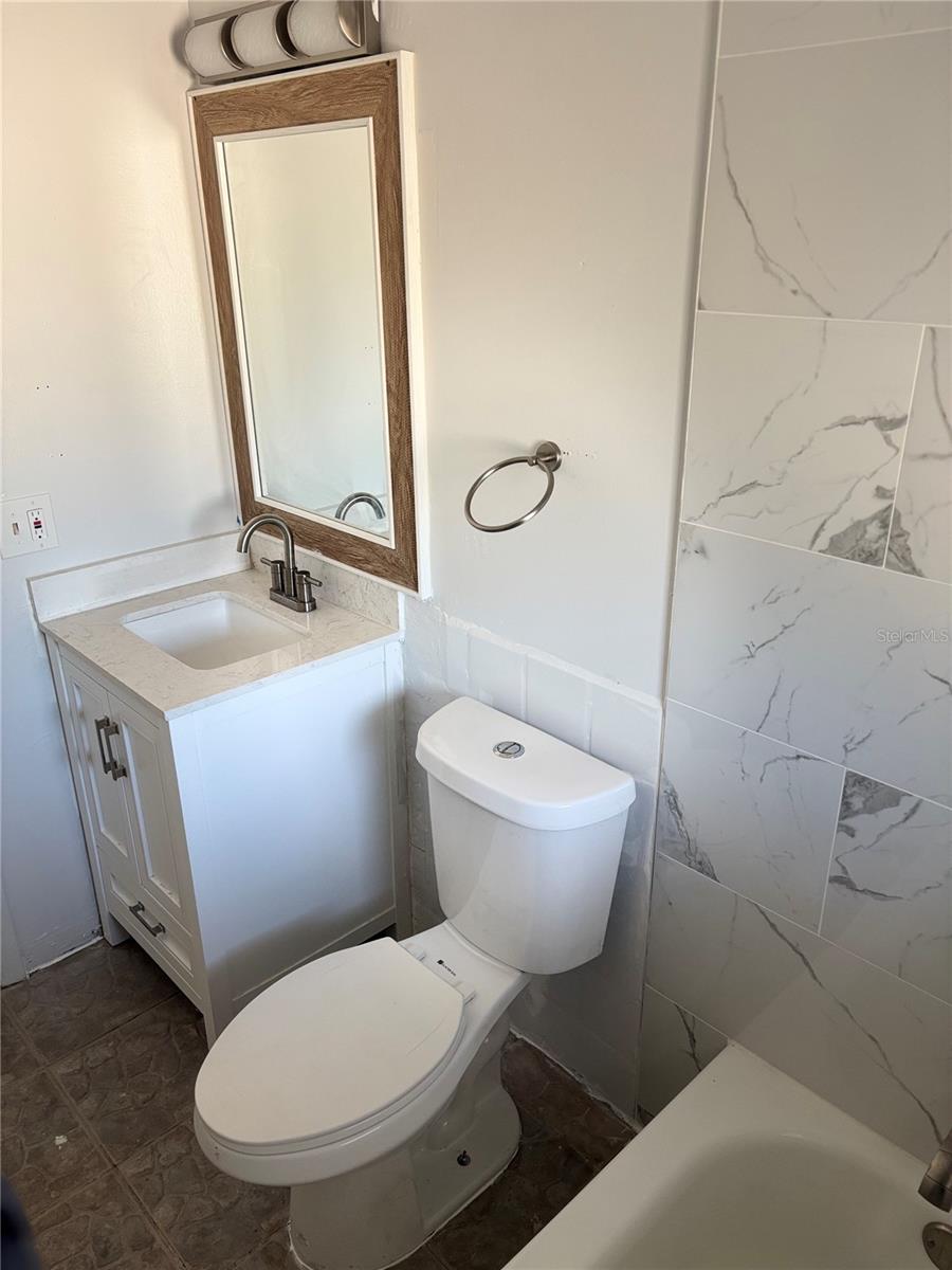 Image 29 of 42 For 4006 Land Avenue W