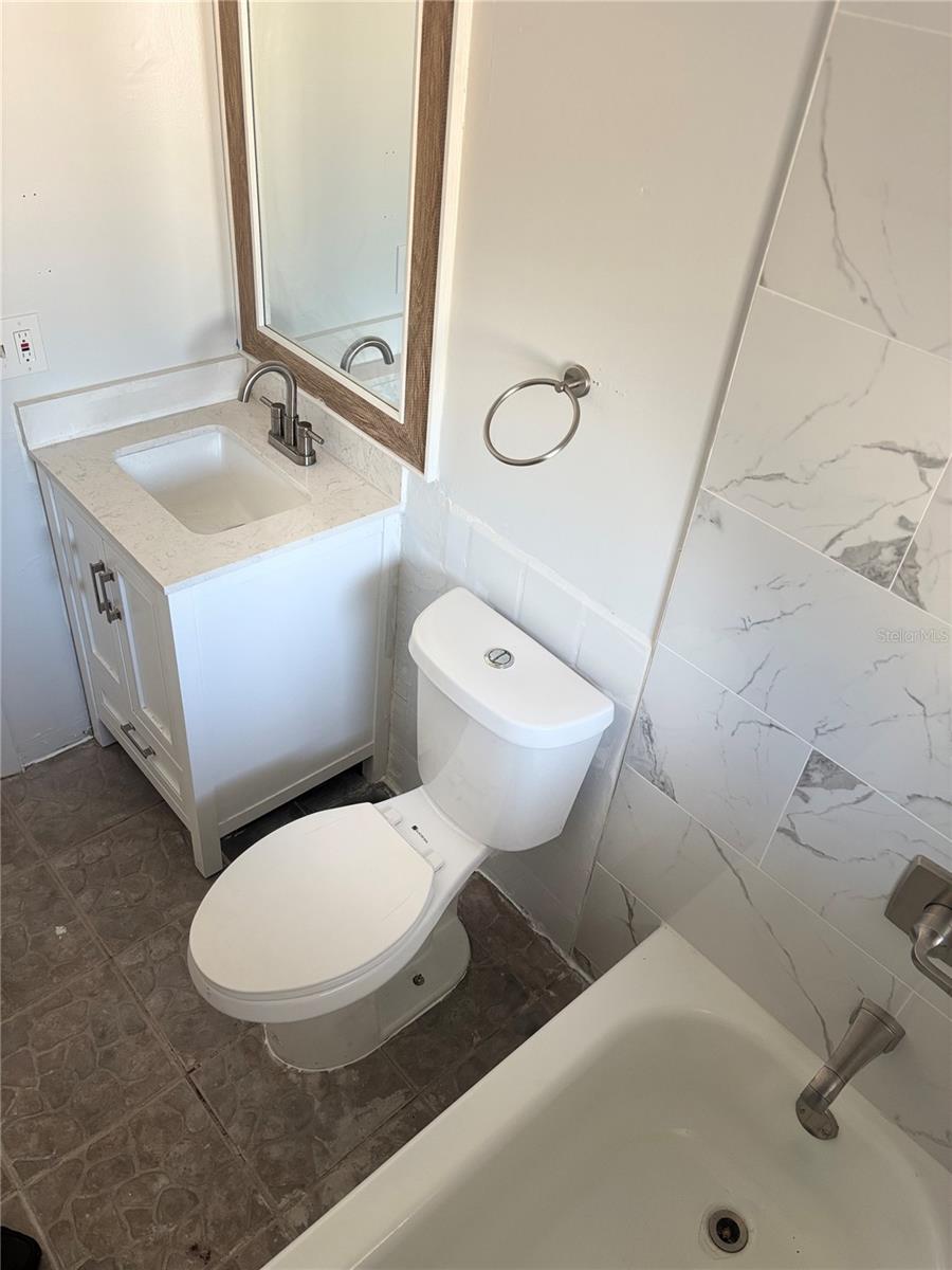 Image 30 of 42 For 4006 Land Avenue W