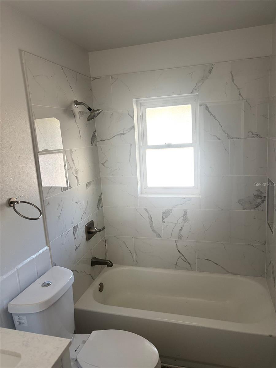 Image 31 of 42 For 4006 Land Avenue W