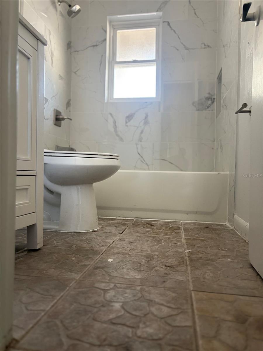 Image 32 of 42 For 4006 Land Avenue W