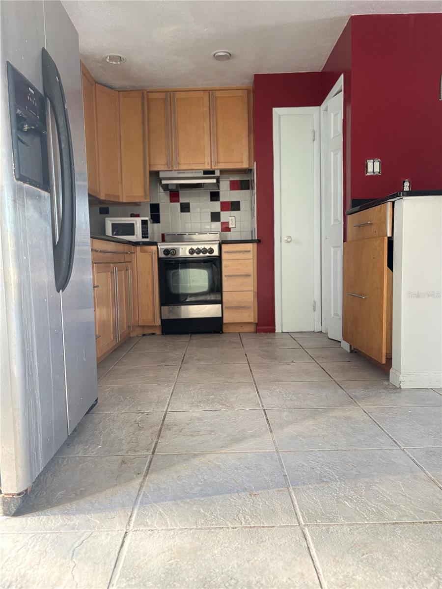 Image 4 of 42 For 4006 Land Avenue W