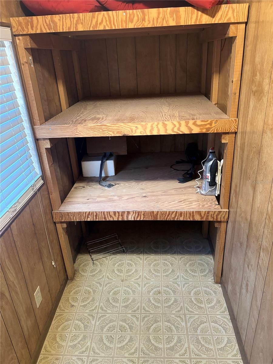 Image 6 of 42 For 4006 Land Avenue W