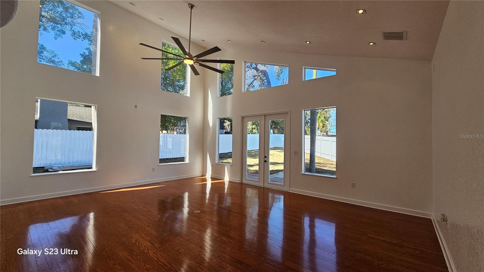 Listing photo id 12 for 1092 Florida Avenue