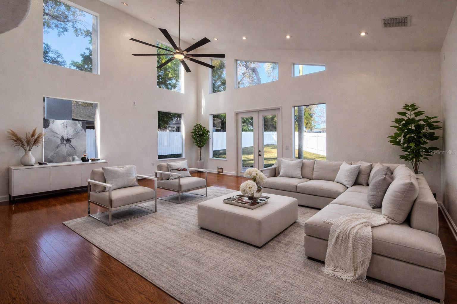 Listing photo id 14 for 1092 Florida Avenue