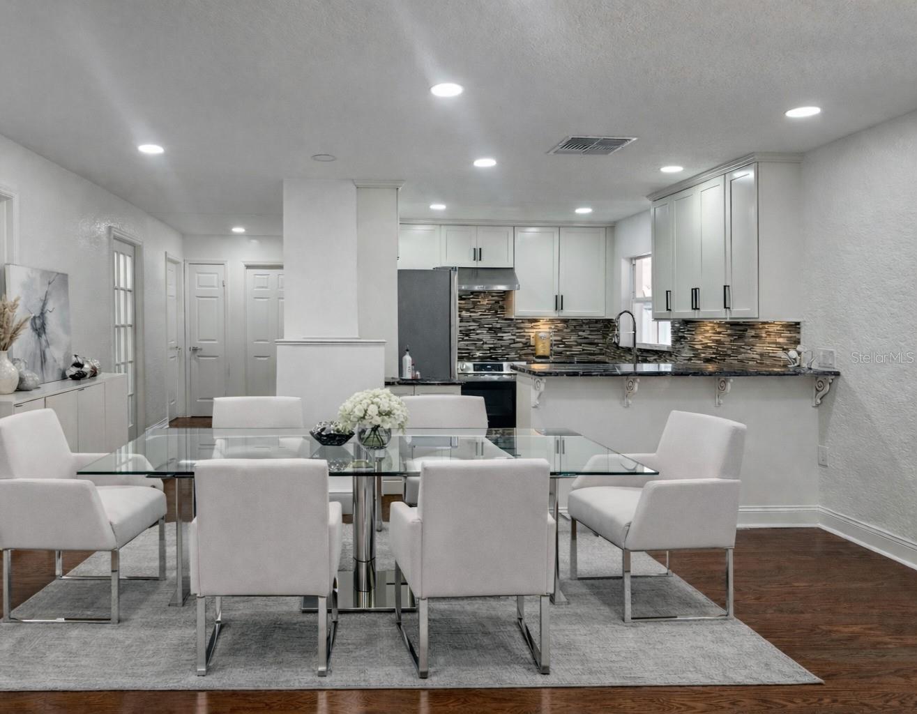 Listing photo id 17 for 1092 Florida Avenue