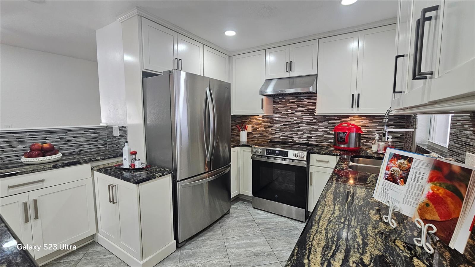 Listing photo id 24 for 1092 Florida Avenue