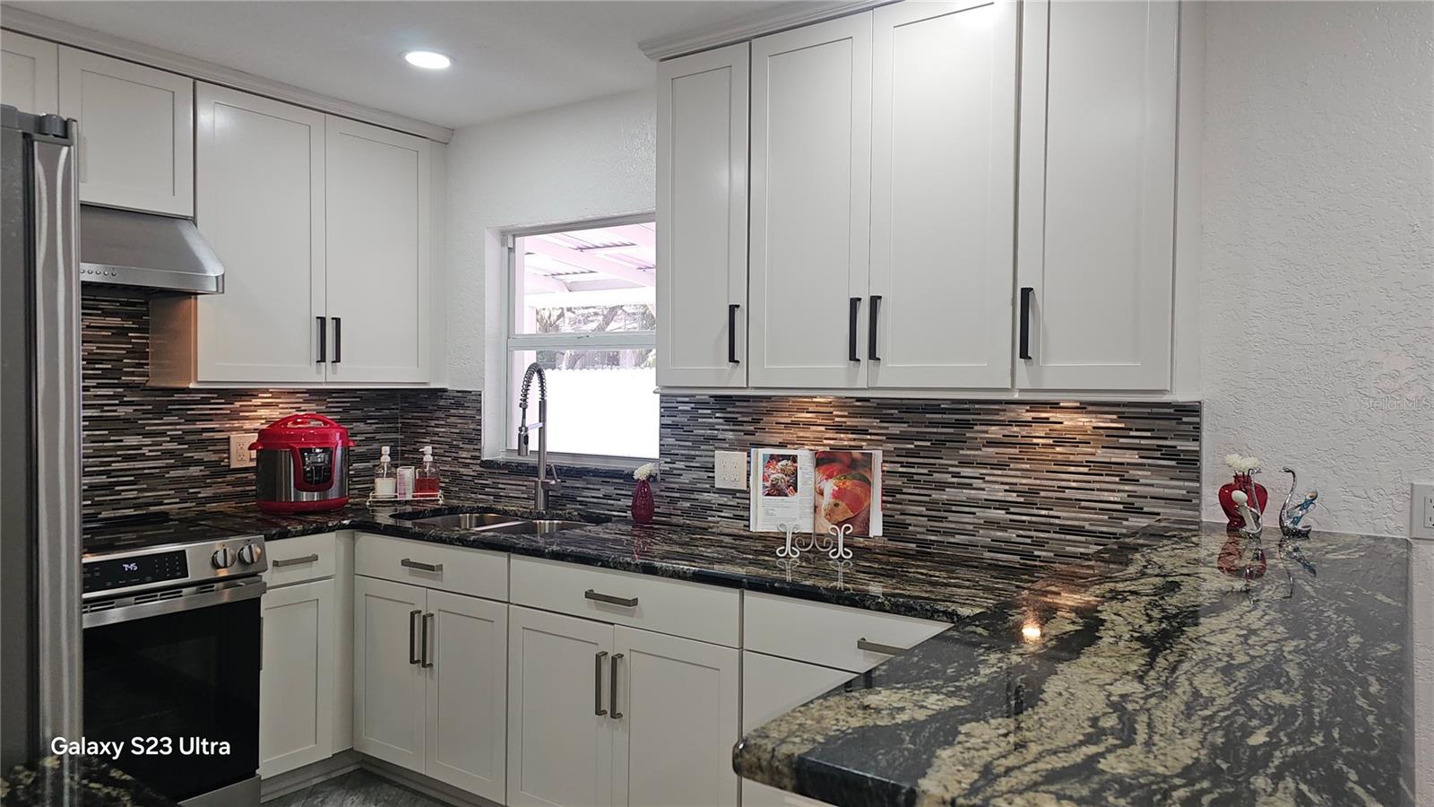 Listing photo id 26 for 1092 Florida Avenue