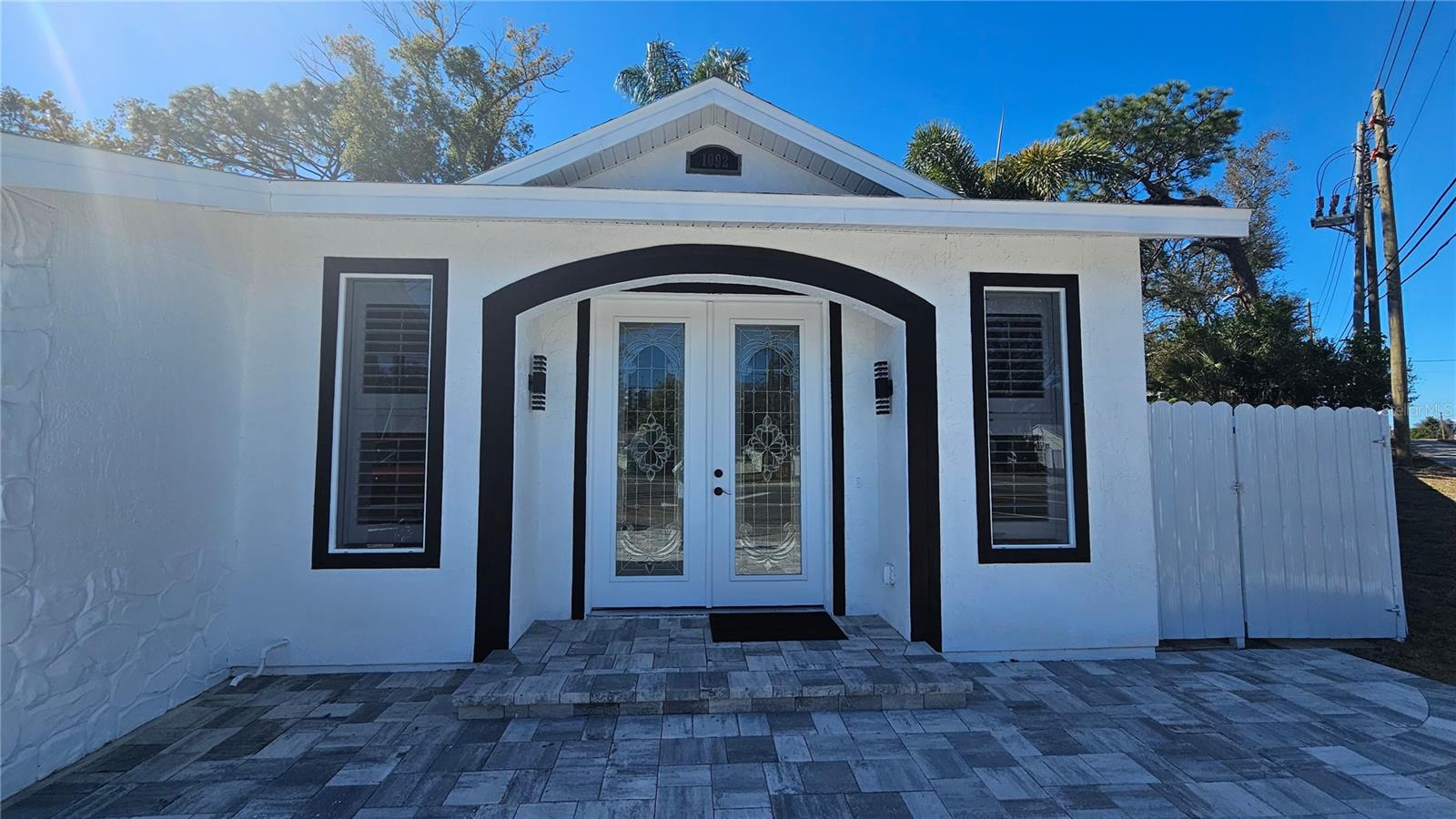 Listing photo id 1 for 1092 Florida Avenue