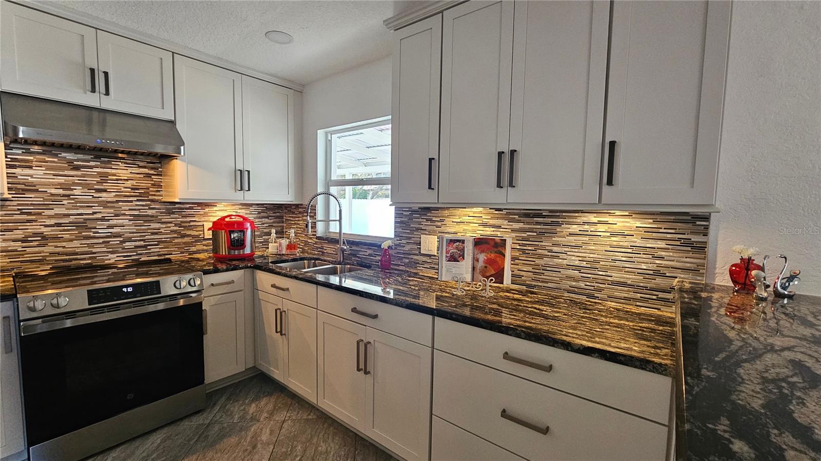 Listing photo id 31 for 1092 Florida Avenue