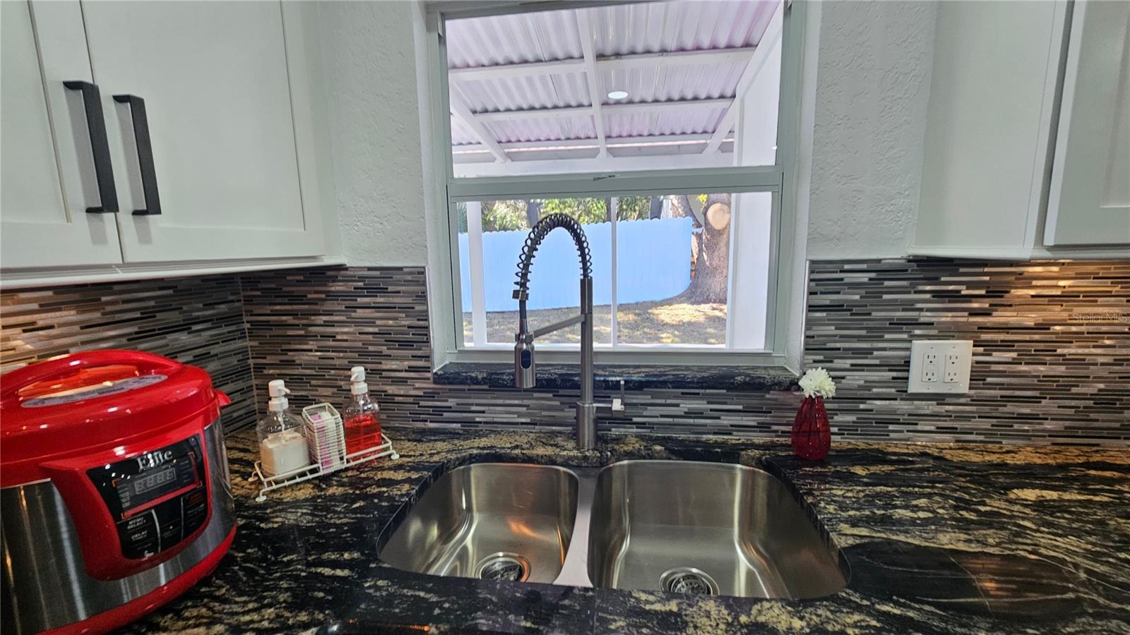 Listing photo id 32 for 1092 Florida Avenue