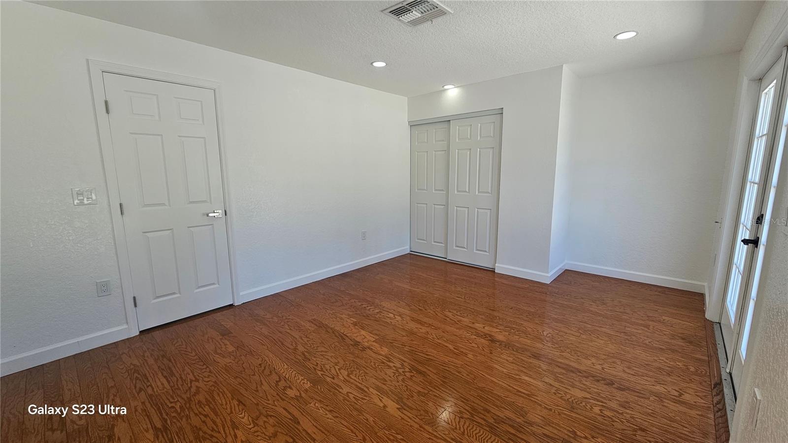 Listing photo id 50 for 1092 Florida Avenue