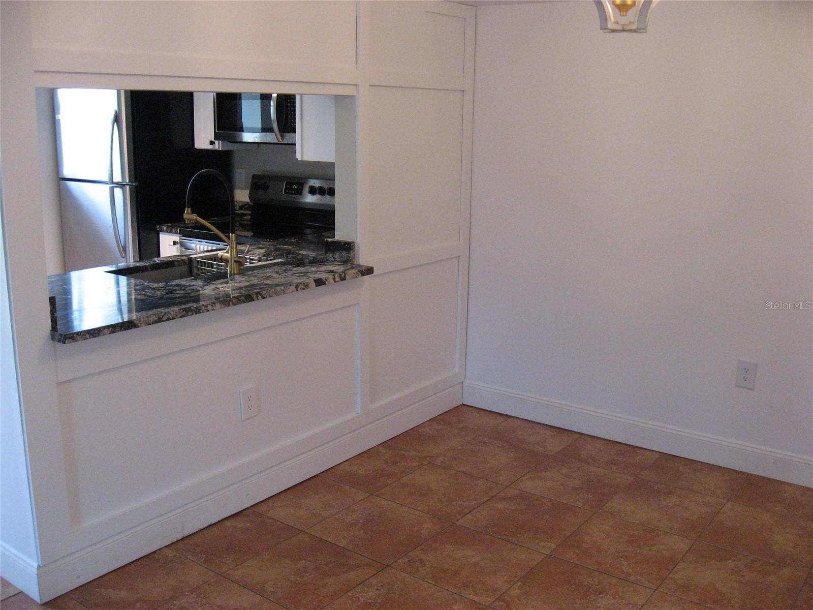 Image 11 of 34 For 5769 Gardens Drive 101