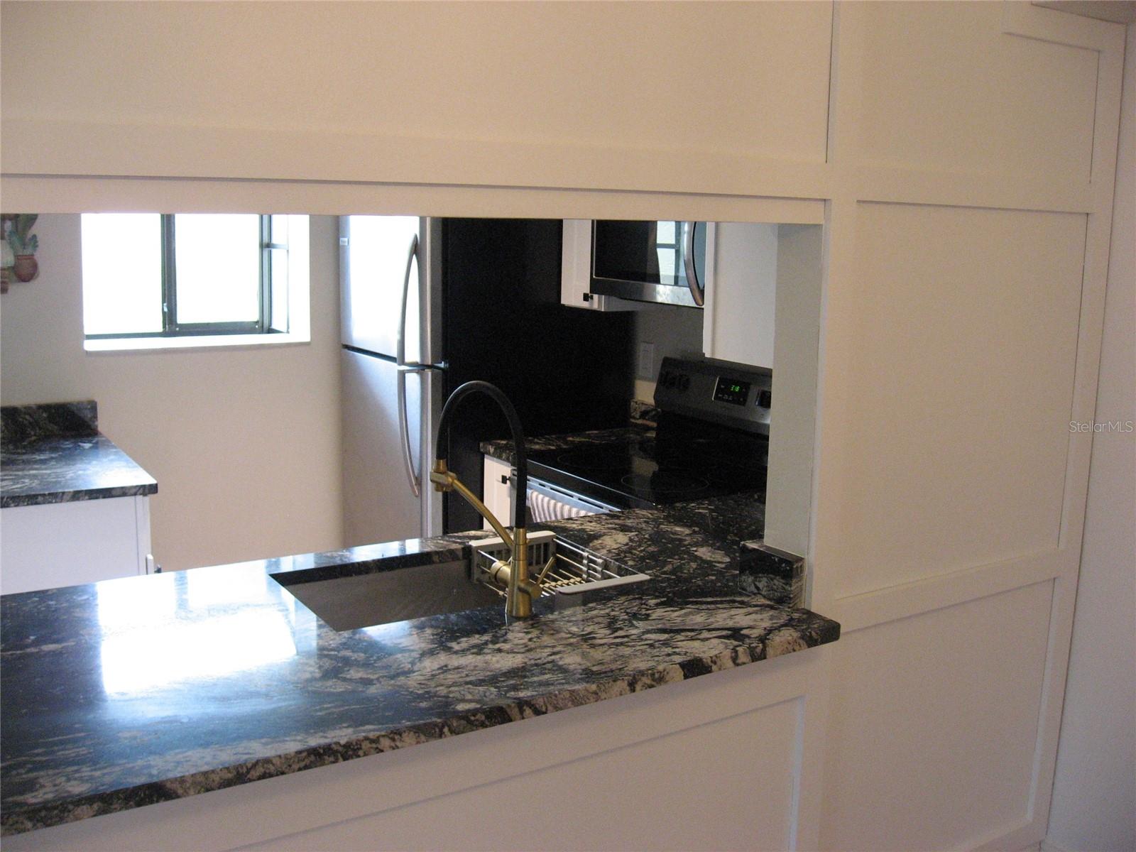 Image 12 of 34 For 5769 Gardens Drive 101