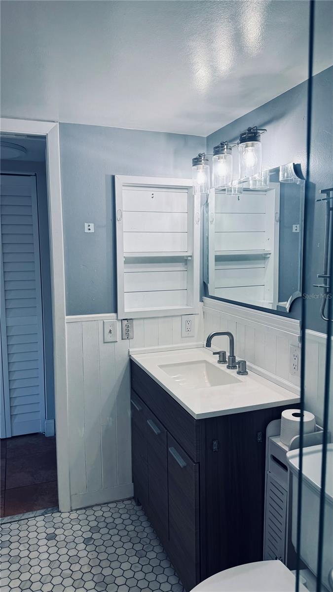 Image 14 of 34 For 5769 Gardens Drive 101