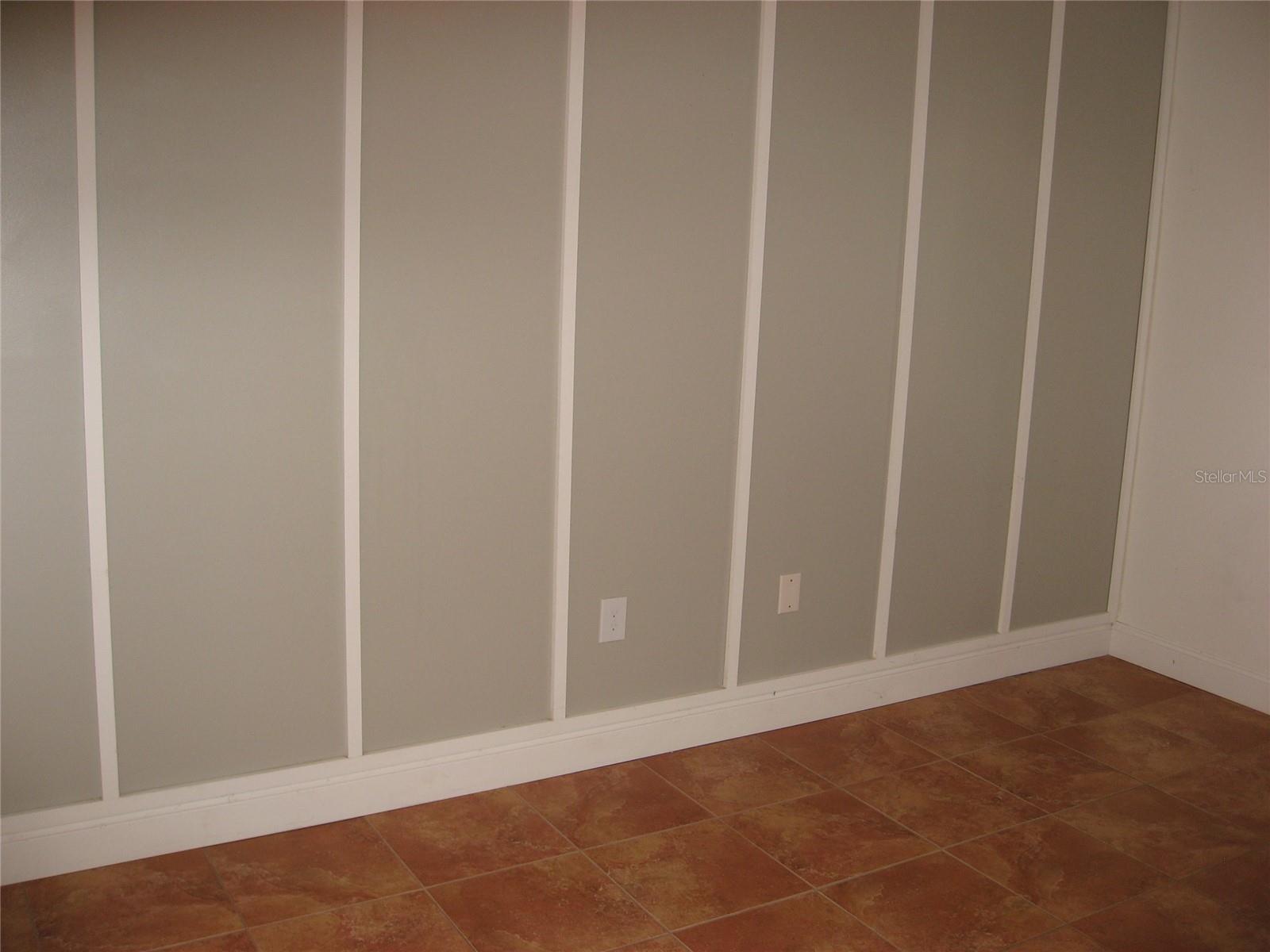 Image 21 of 34 For 5769 Gardens Drive 101