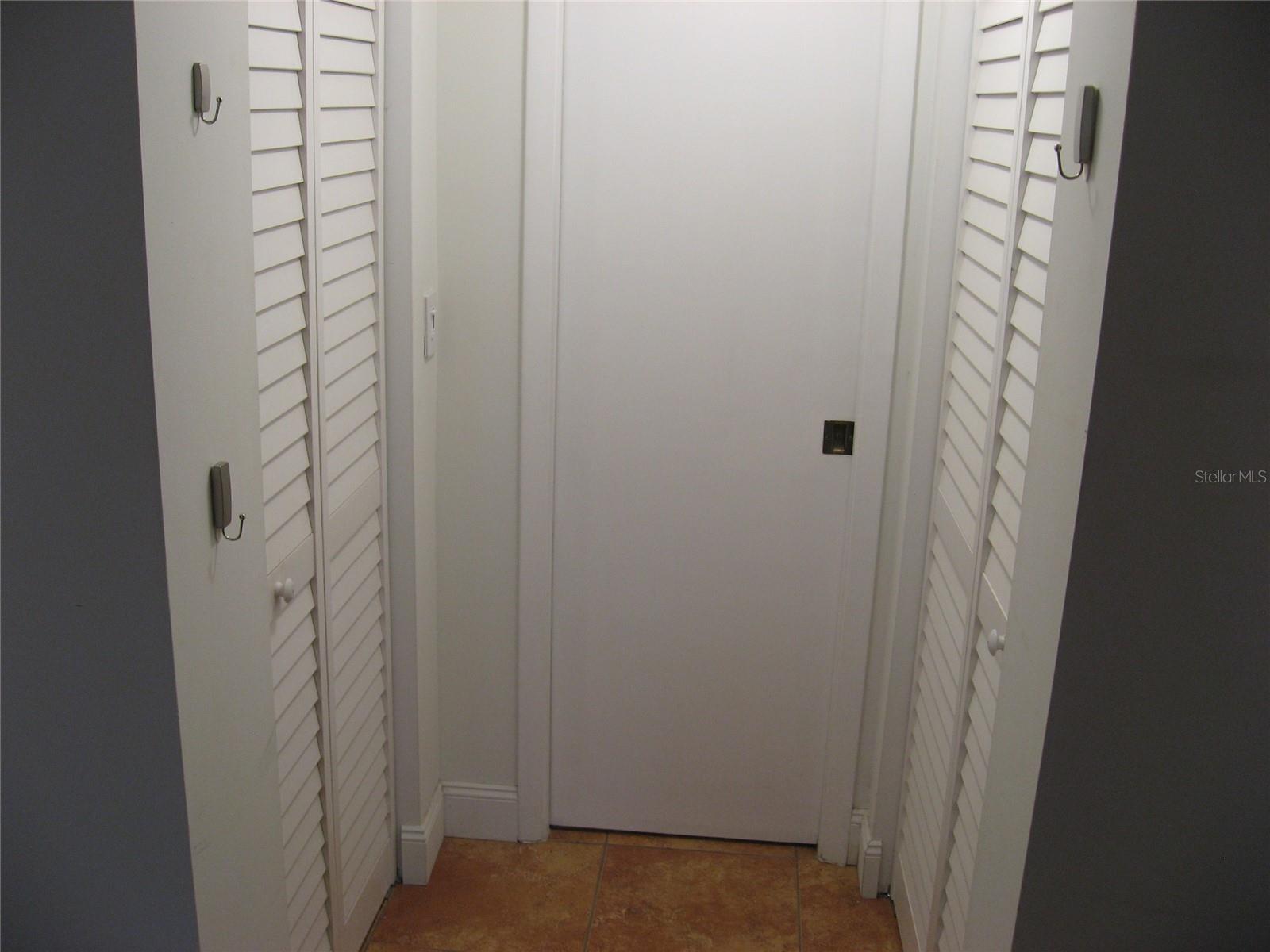 Image 23 of 34 For 5769 Gardens Drive 101