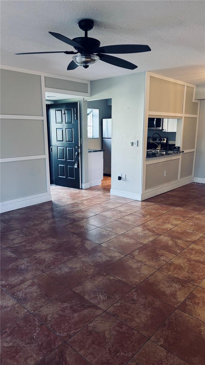 Image 25 of 34 For 5769 Gardens Drive 101