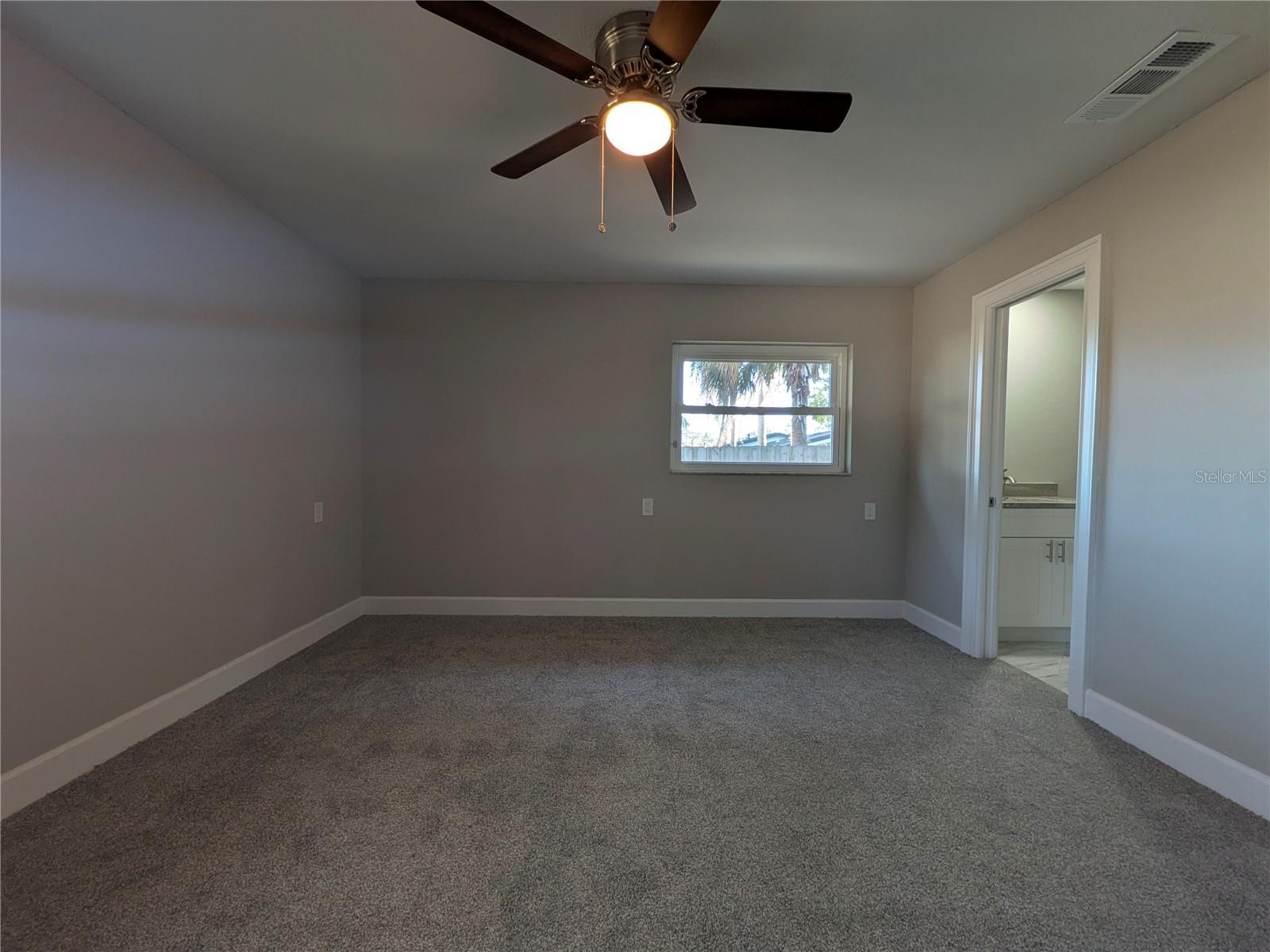 Image 18 of 30 For 5523 Venetian Boulevard Ne