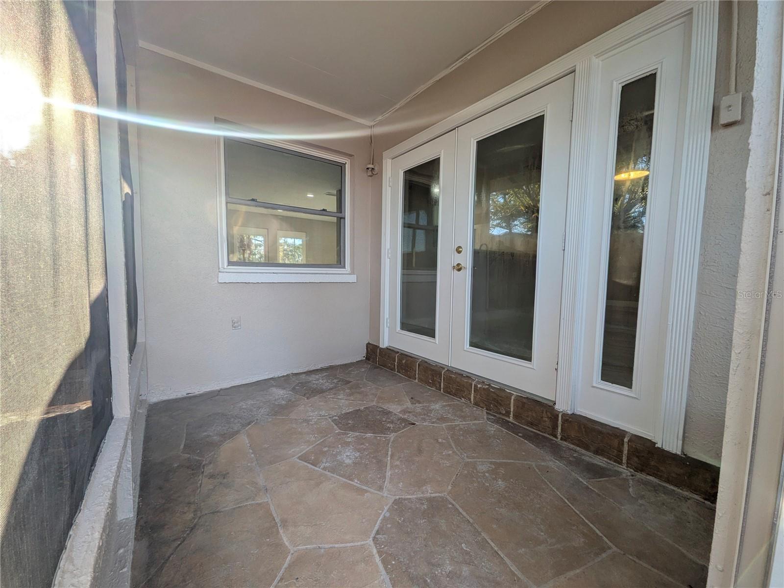 Image 19 of 30 For 5523 Venetian Boulevard Ne