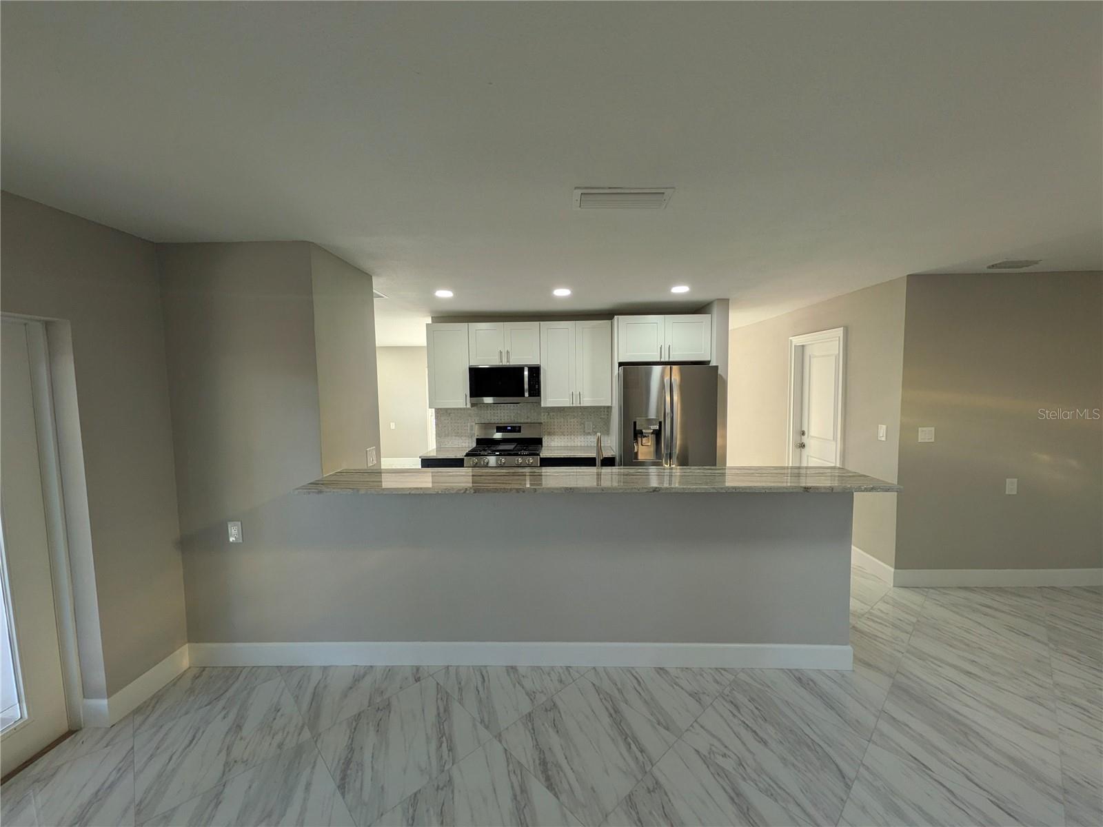 Image 22 of 30 For 5523 Venetian Boulevard Ne