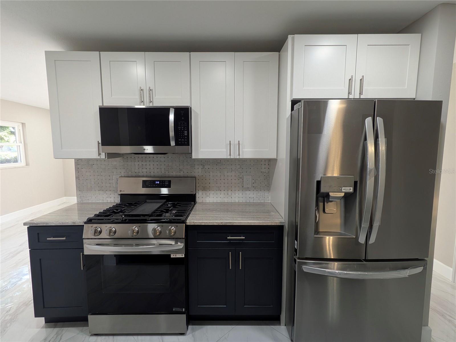 Image 3 of 30 For 5523 Venetian Boulevard Ne