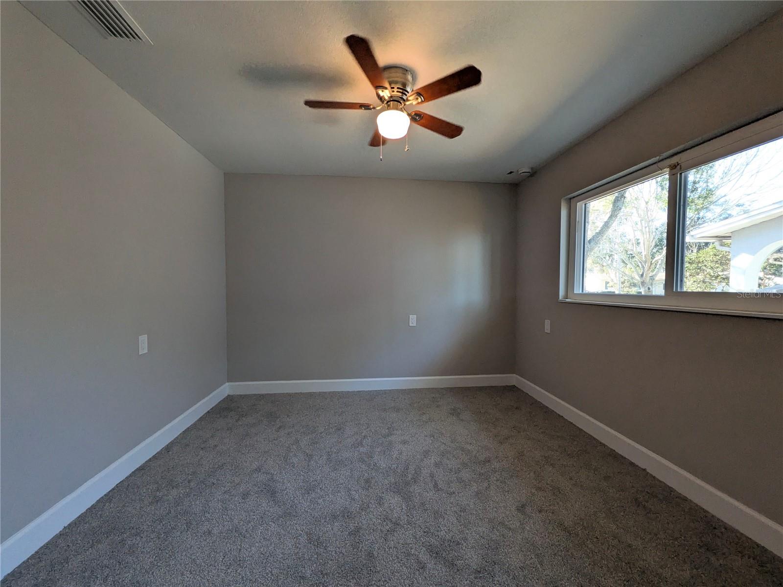 Image 5 of 30 For 5523 Venetian Boulevard Ne