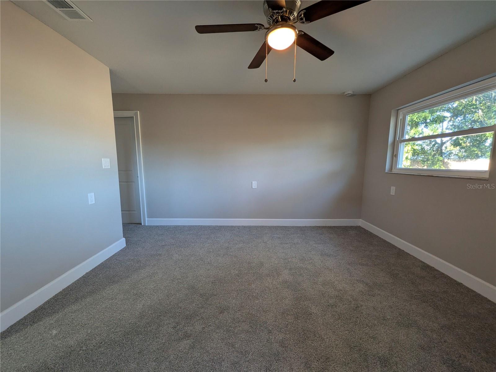 Image 7 of 30 For 5523 Venetian Boulevard Ne