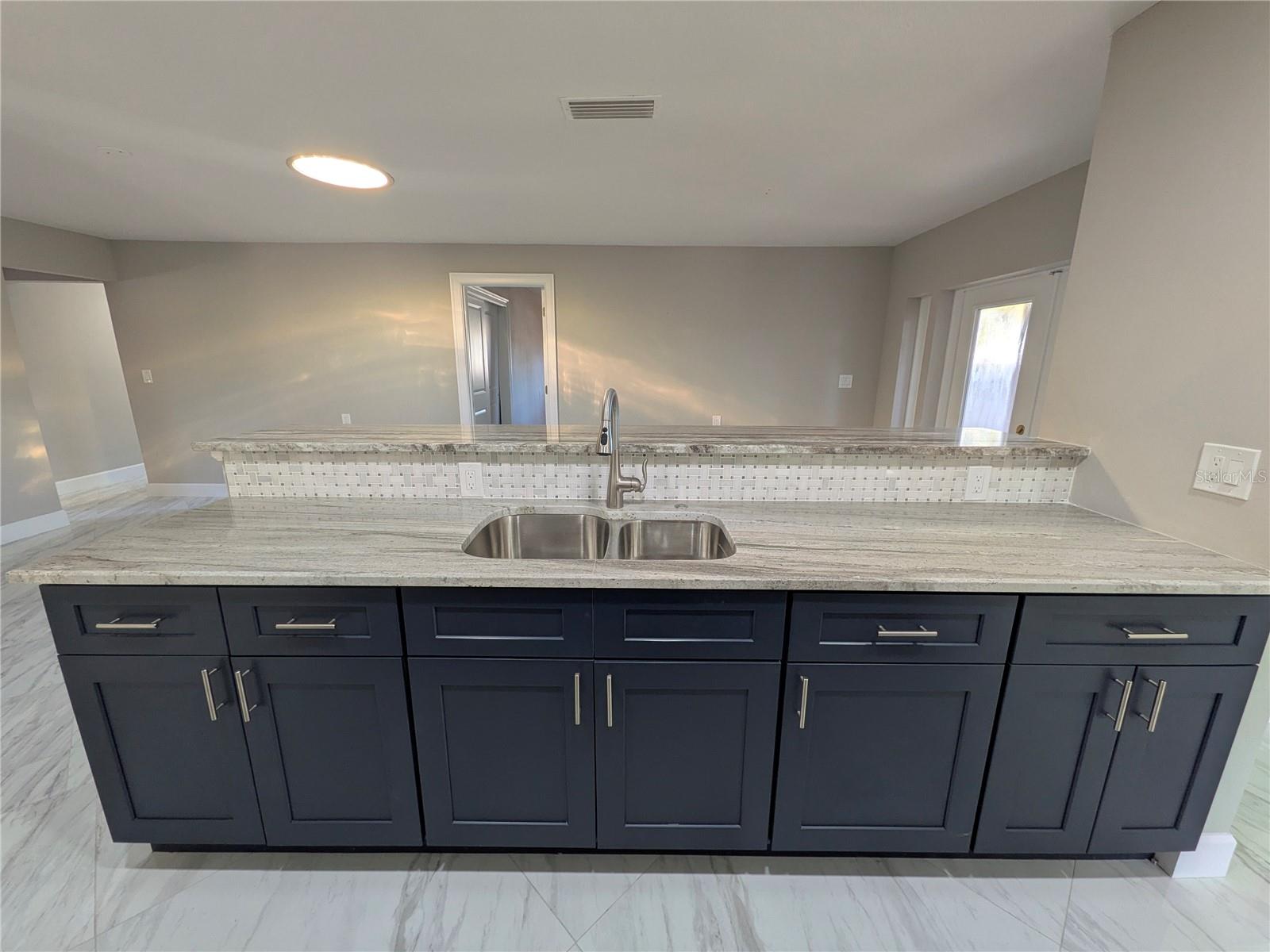 Image 9 of 30 For 5523 Venetian Boulevard Ne