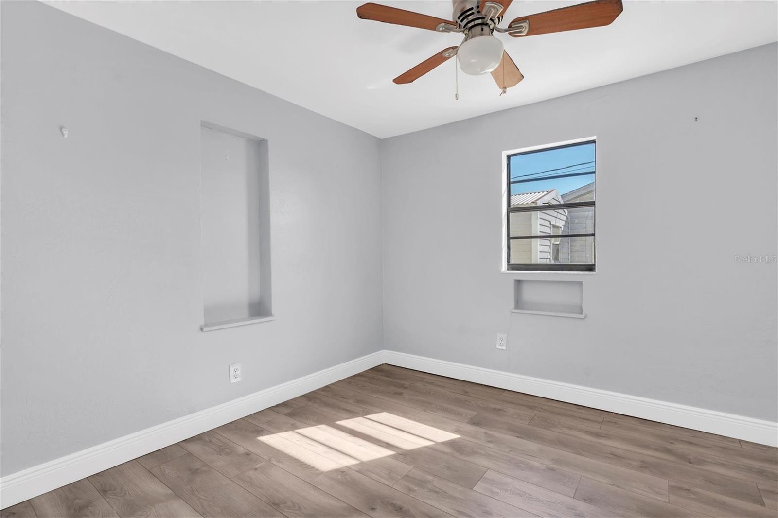 Image 23 of 29 For 5107 37th Street N