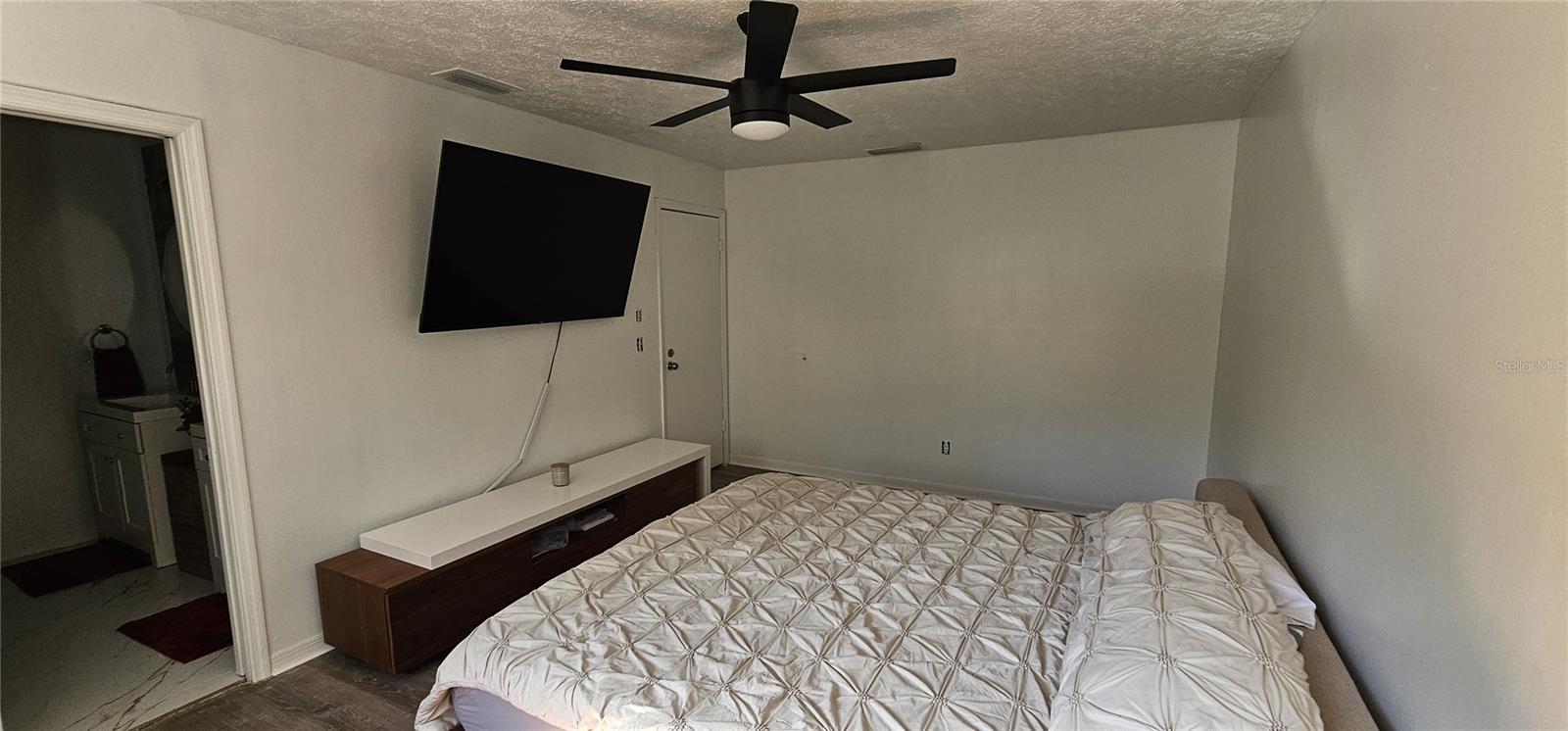 Image 12 of 38 For 4520 Grainary Avenue