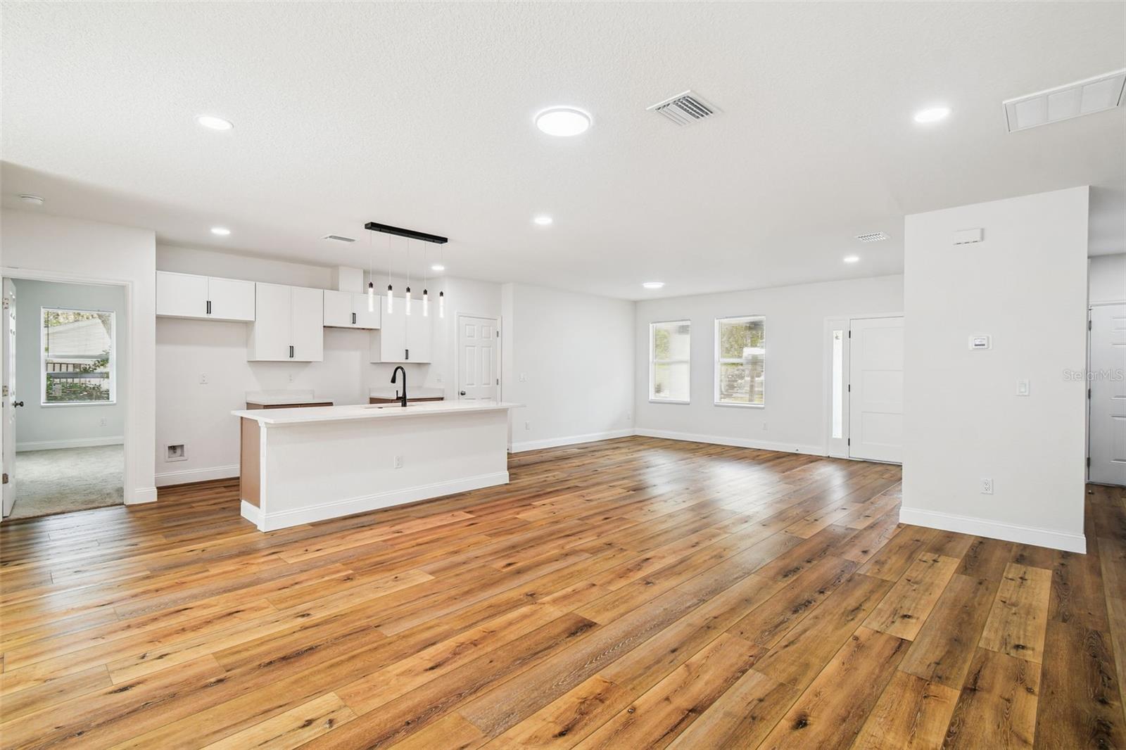 Image 13 of 40 For 1520 Alameda Drive