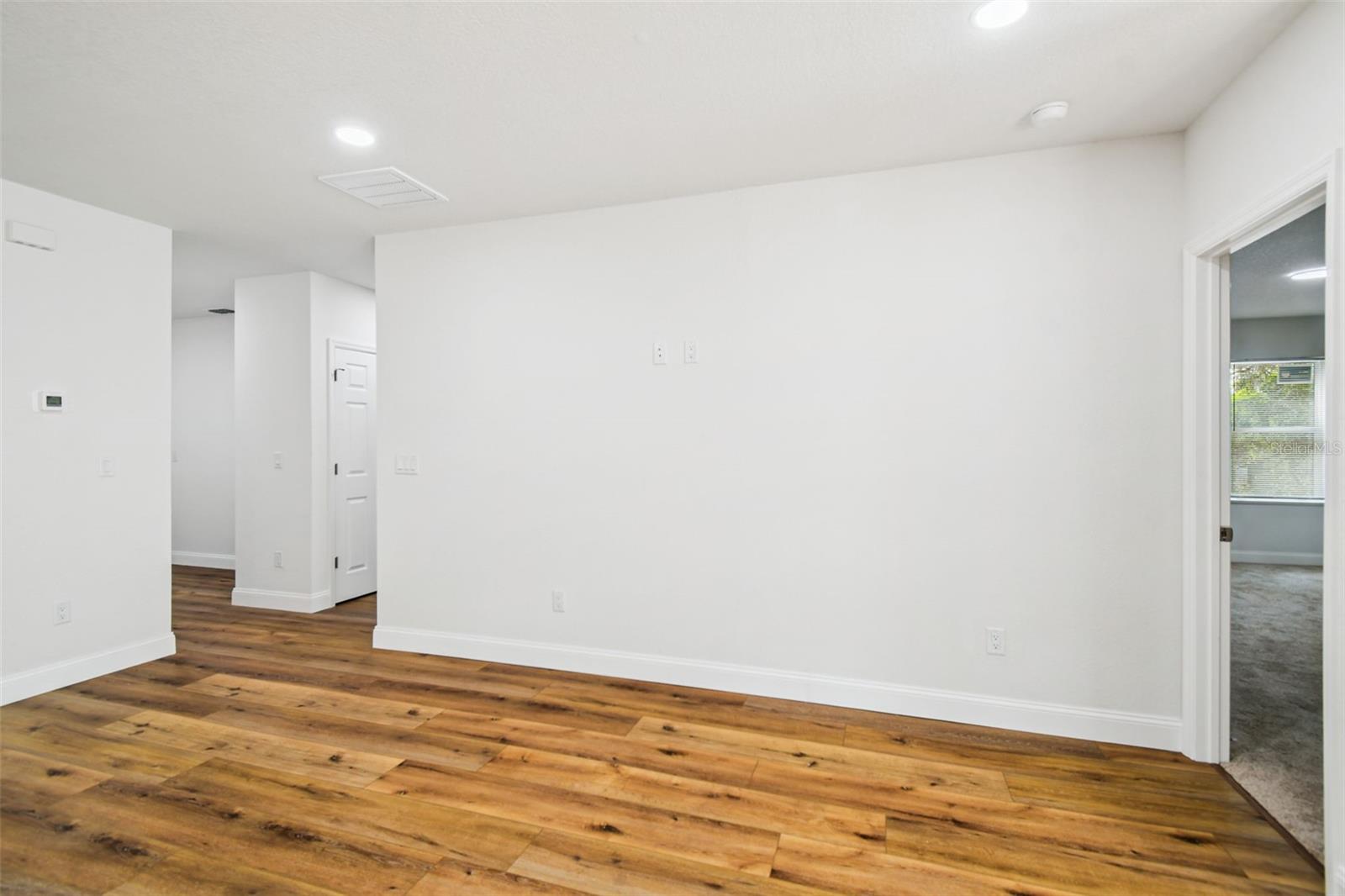 Image 14 of 40 For 1520 Alameda Drive