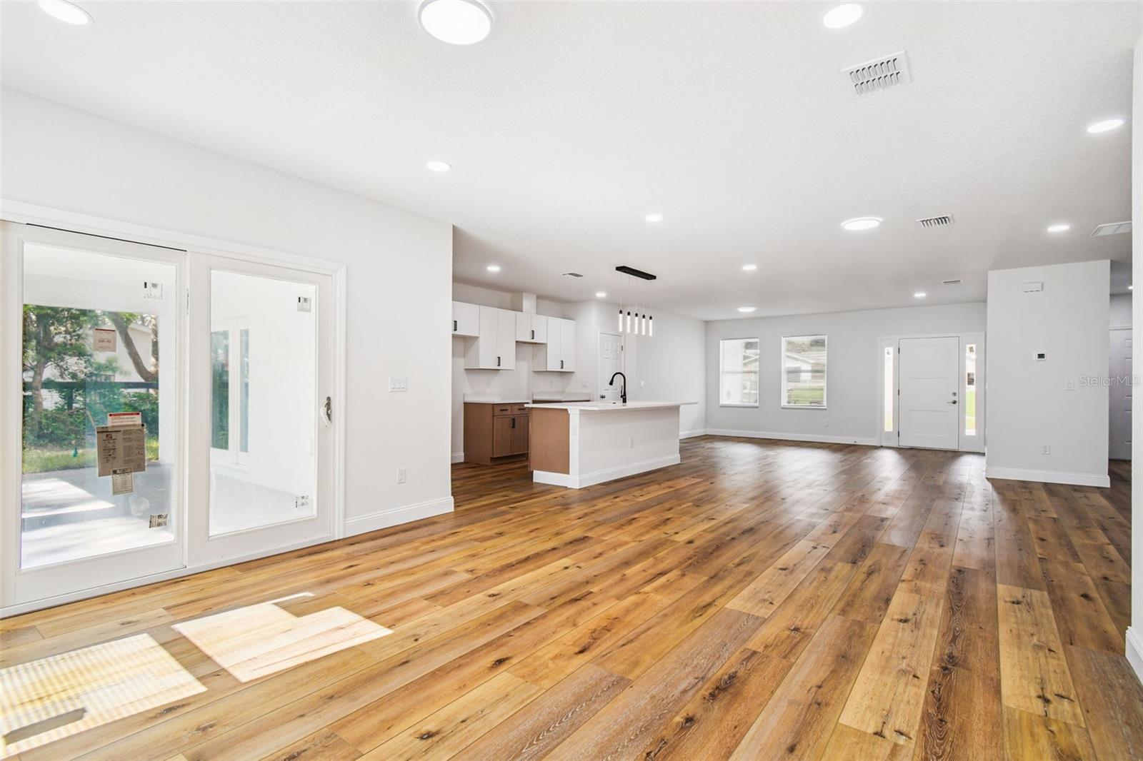 Image 18 of 40 For 1520 Alameda Drive