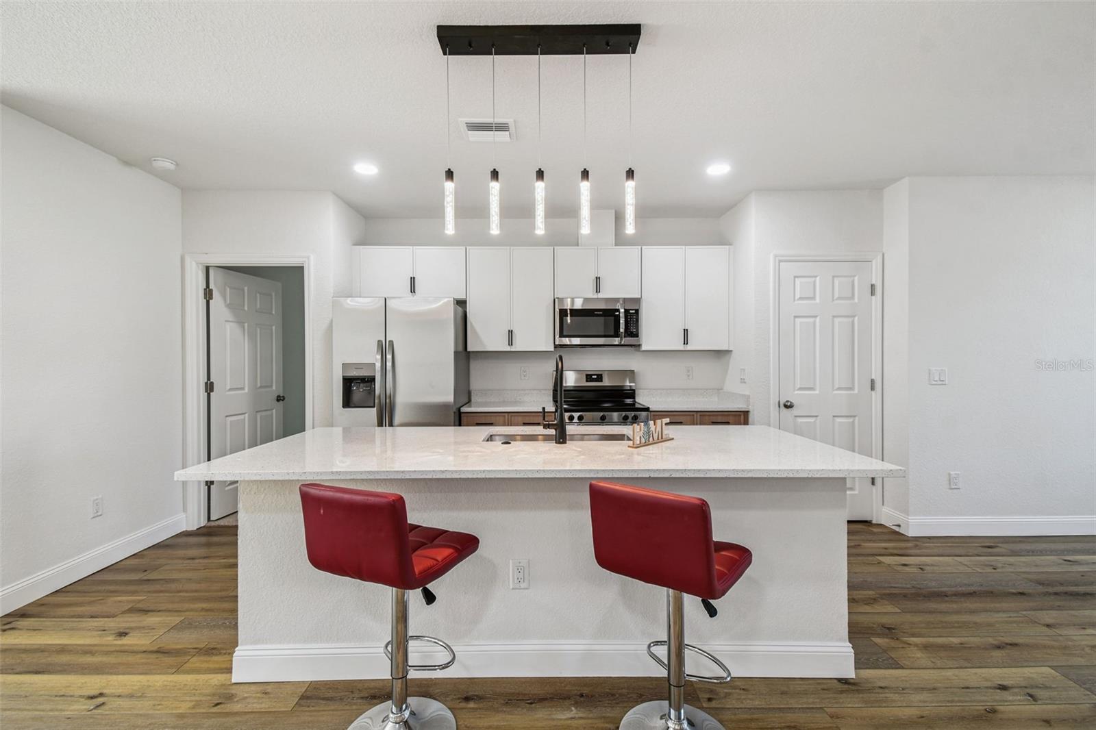 Image 7 of 40 For 1520 Alameda Drive