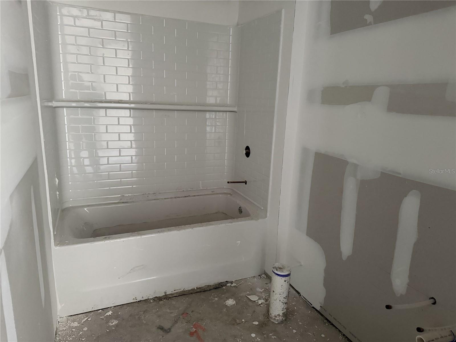 Image 4 of 22 For 5918 Fresh Flora Drive