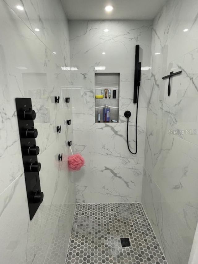 Image 16 of 30 For 2950 Pallanza Drive S