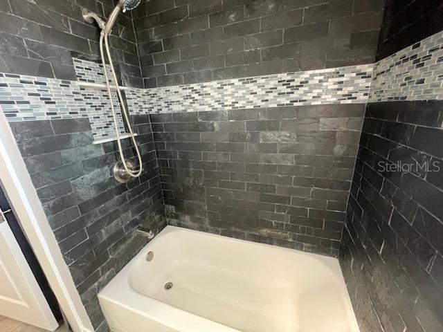 Image 23 of 30 For 2950 Pallanza Drive S