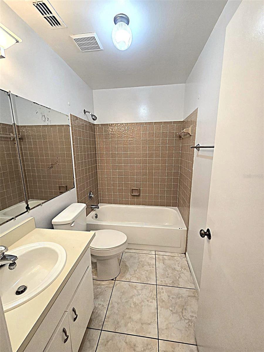 Image 27 of 32 For 2009 Cedar Run Drive