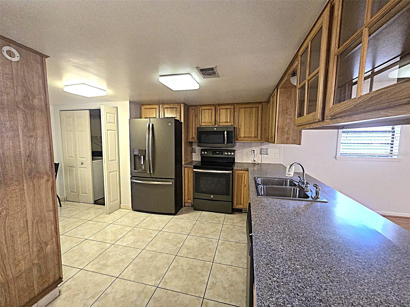 Image 8 of 32 For 2009 Cedar Run Drive