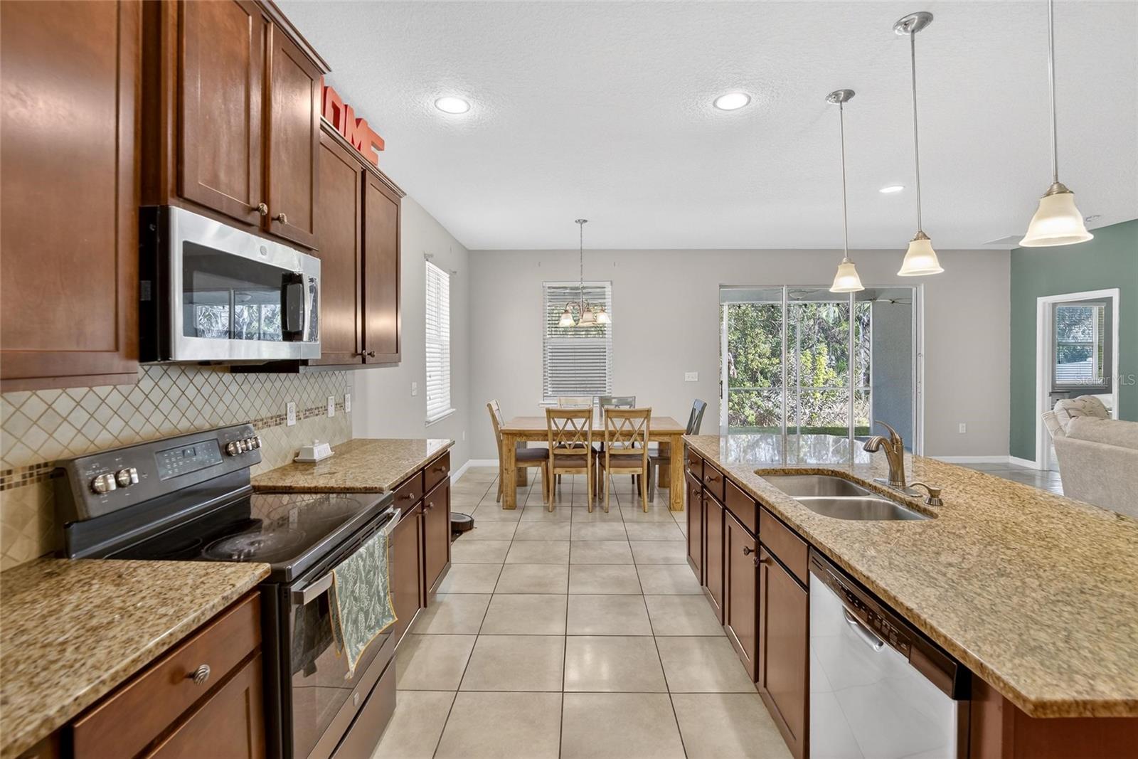 Image 13 of 53 For 2819 Holly Bluff Court