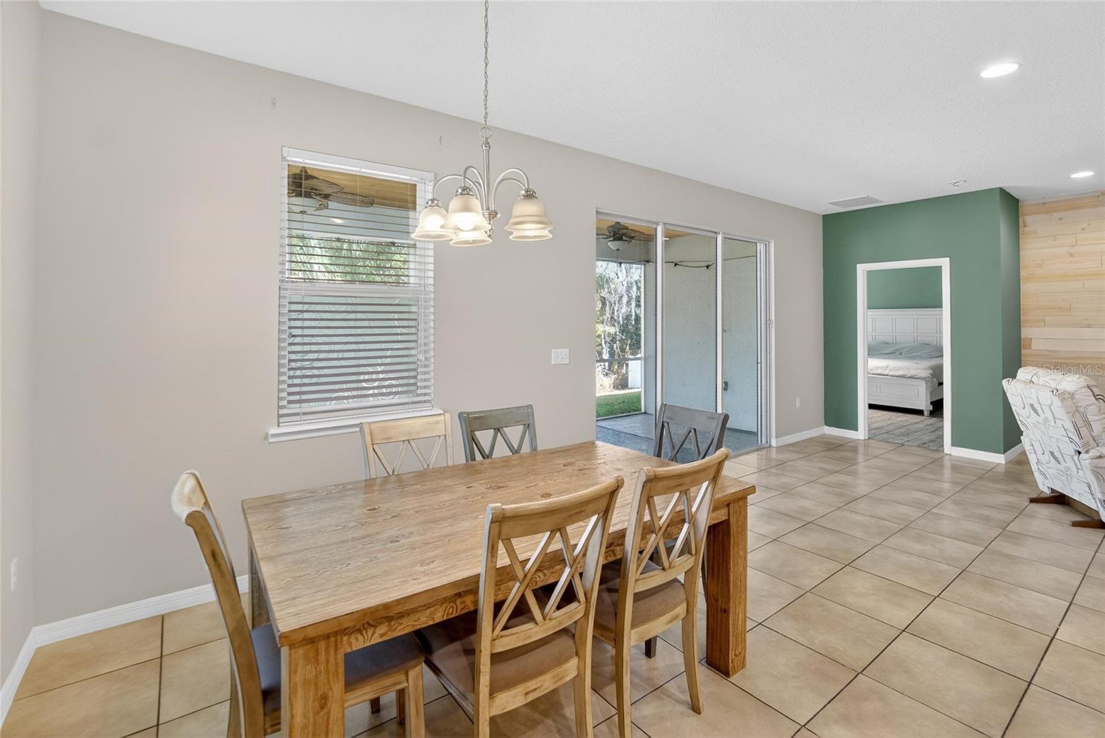 Image 17 of 53 For 2819 Holly Bluff Court