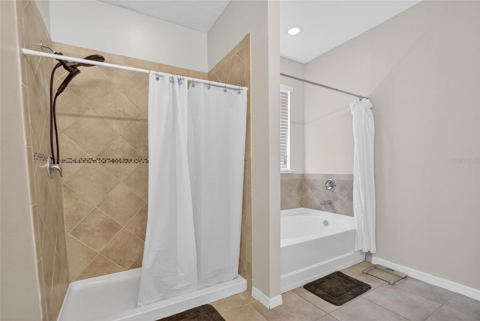 Image 22 of 53 For 2819 Holly Bluff Court