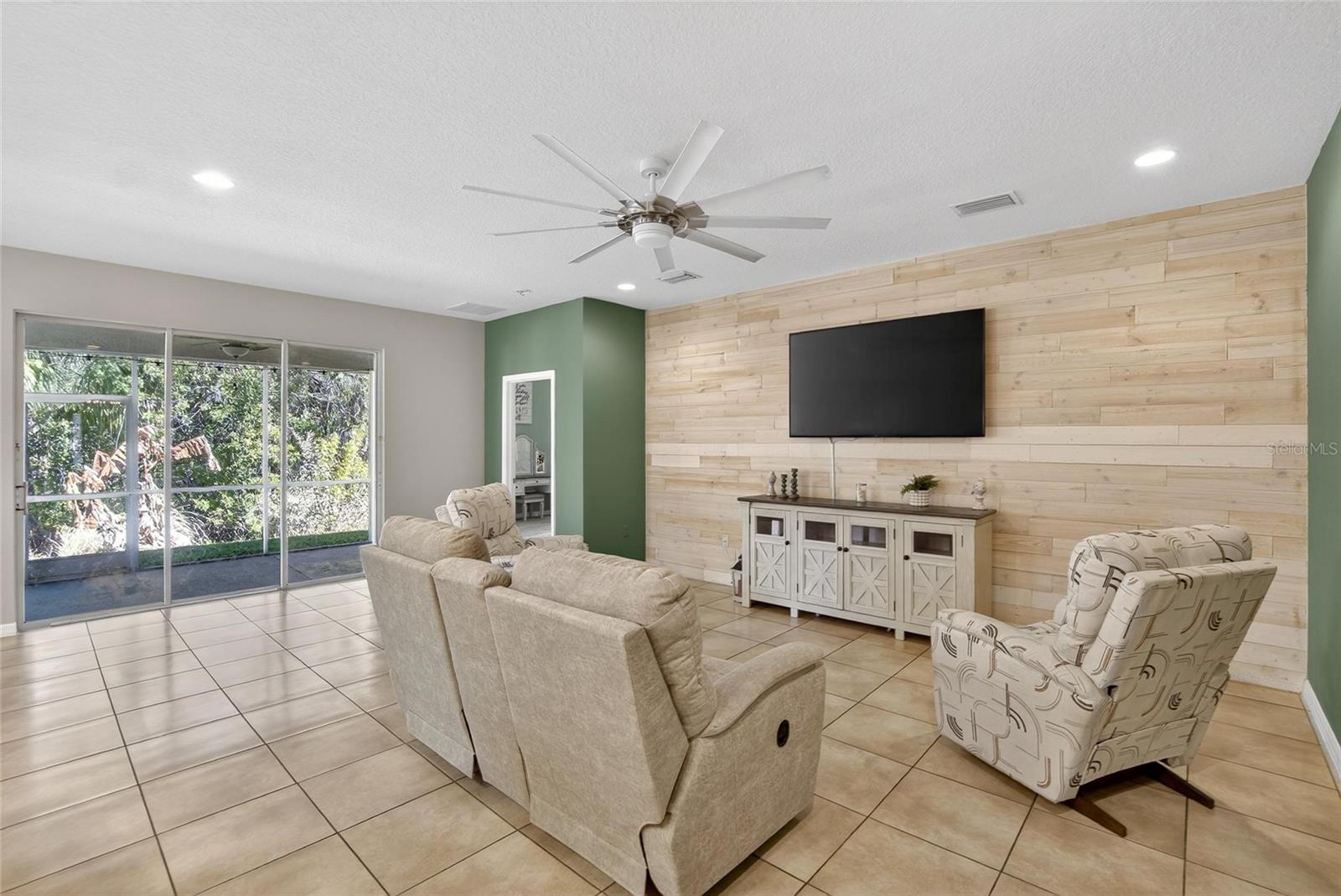 Image 9 of 53 For 2819 Holly Bluff Court