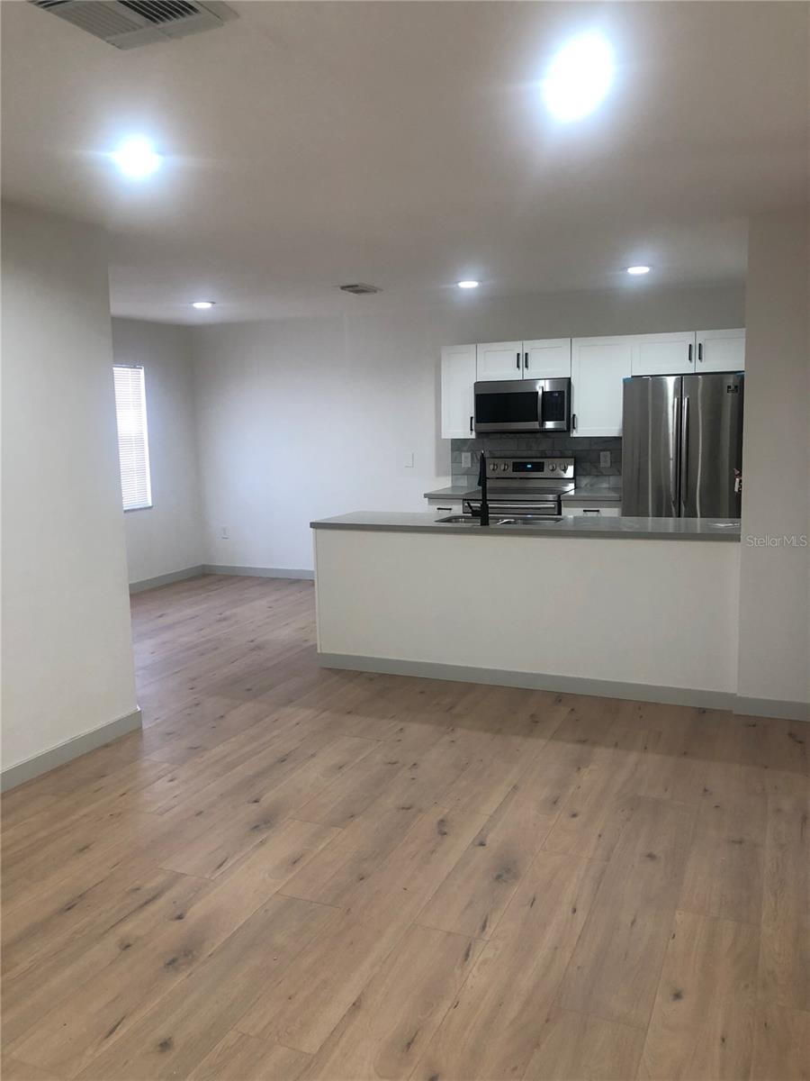 Image 3 of 6 For 5946 Pennsylvania